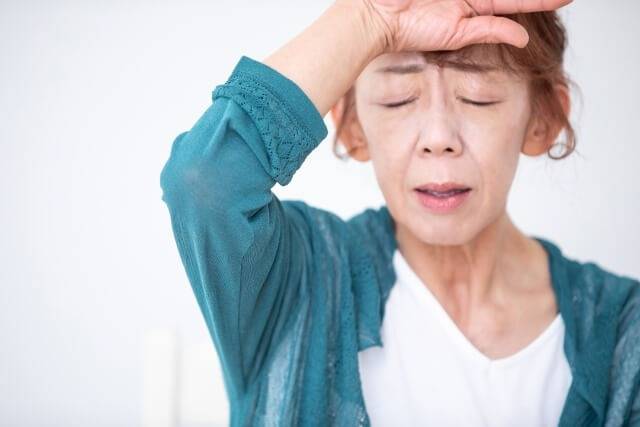 姿勢を整えると元気が出る？